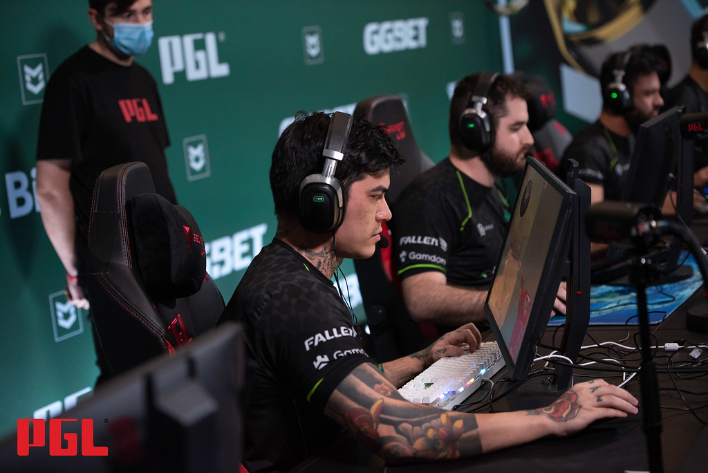 A very high pivot point, as shown by fnx (Copyright: PGL | Stefan Petrescu)